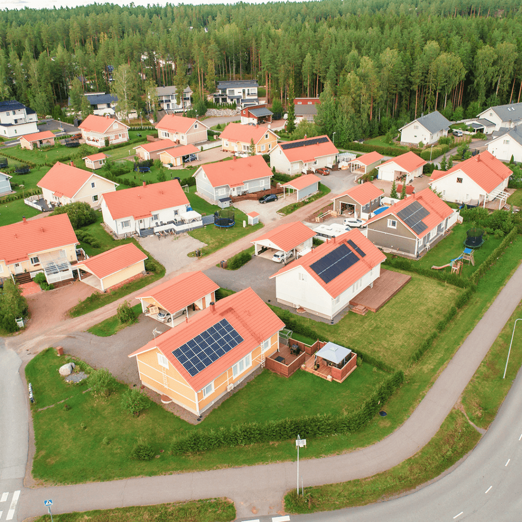 Aurinkopaneelit taloyhtiöilleAurinkopaneelit taloyhtiöille. Aurinkopaneelit kaikkialle Suomeen